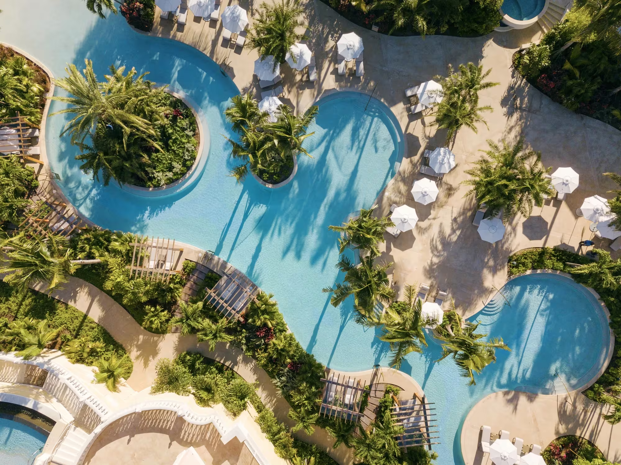 HDHotelBahamasNassauRosewood Baha MarPublicSpaces S M Pools 076