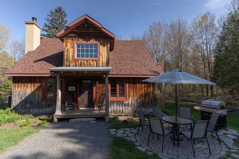 HDHotelQuebecLeBaluchonChalet de la Riviere YLSAB exterior 003