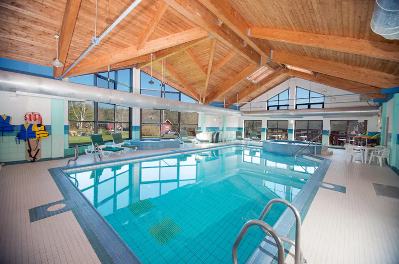 HDHotelNova ScotiaLiscomb LodgePool YLMLL 002