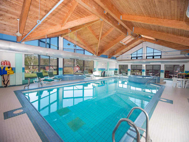 HDHotelNova ScotiaLiscomb LodgePool YLMLL 002