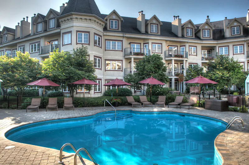 HDHotelQuebecMarriott Residence TremblantPool YMTRI 004