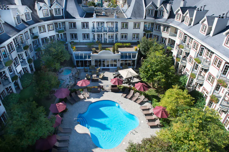 HDHotelQuebecMarriott Residence TremblantPool YMTRI exterior 025