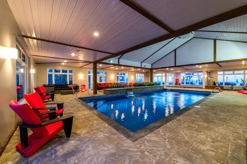 HDHotelQuebecAuberge de la PointePool YRIAP 004