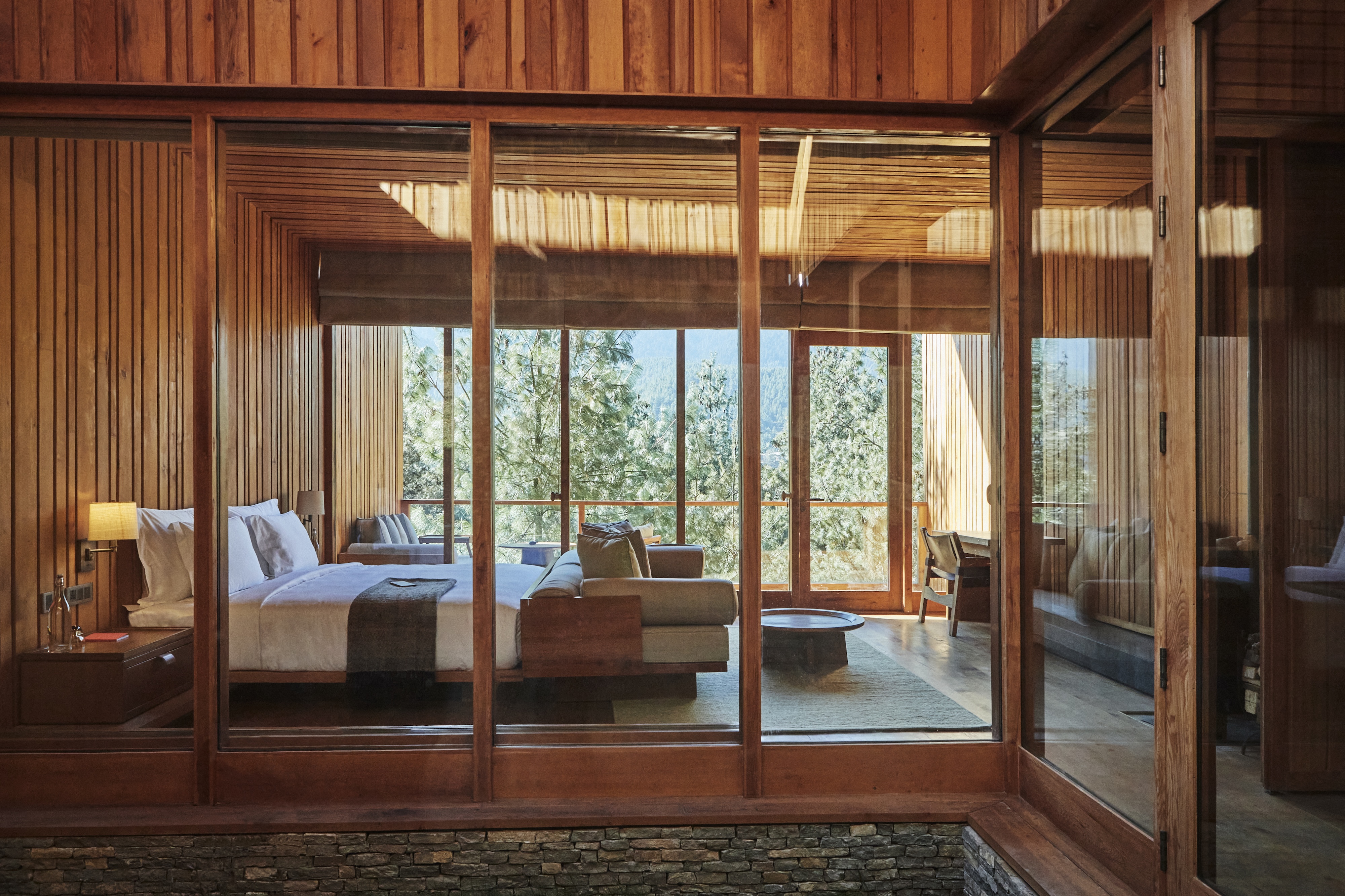 HDHotelBhutanSix Senses BumthangLodge Suite Bedroom Bumthang