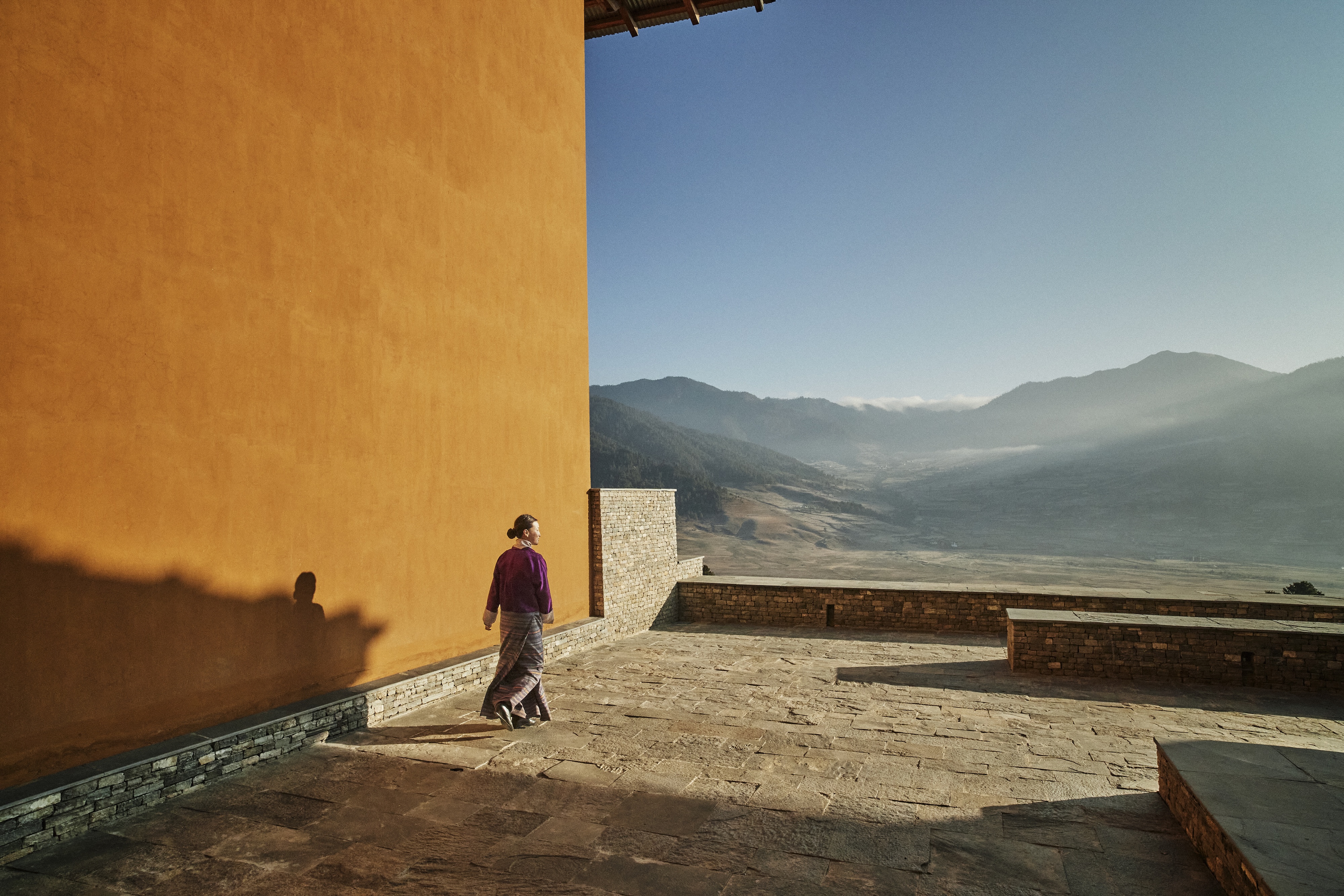 HDHotelBhutanSix Senses GangteyGangtey Arrival Courtyard with Host