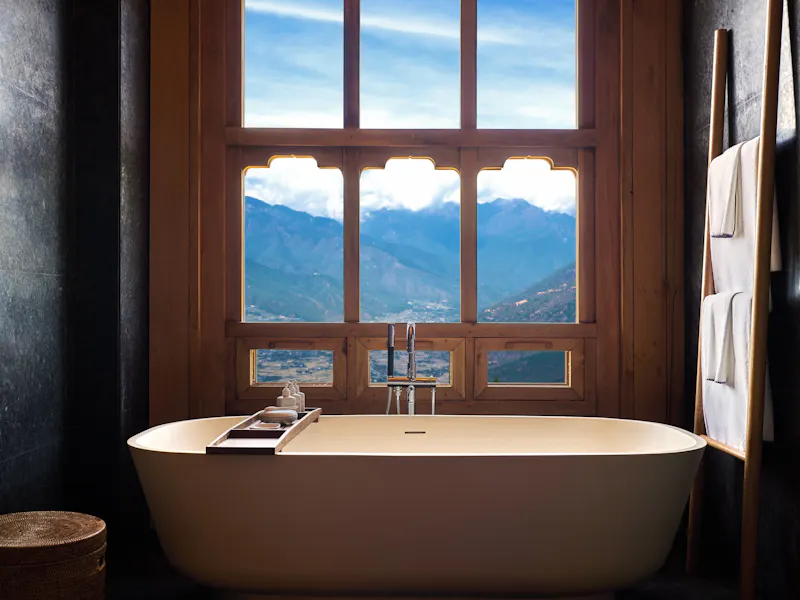 HDHotelBhutanSix Senses ParoUpper Lodge Suite bathtub Paro