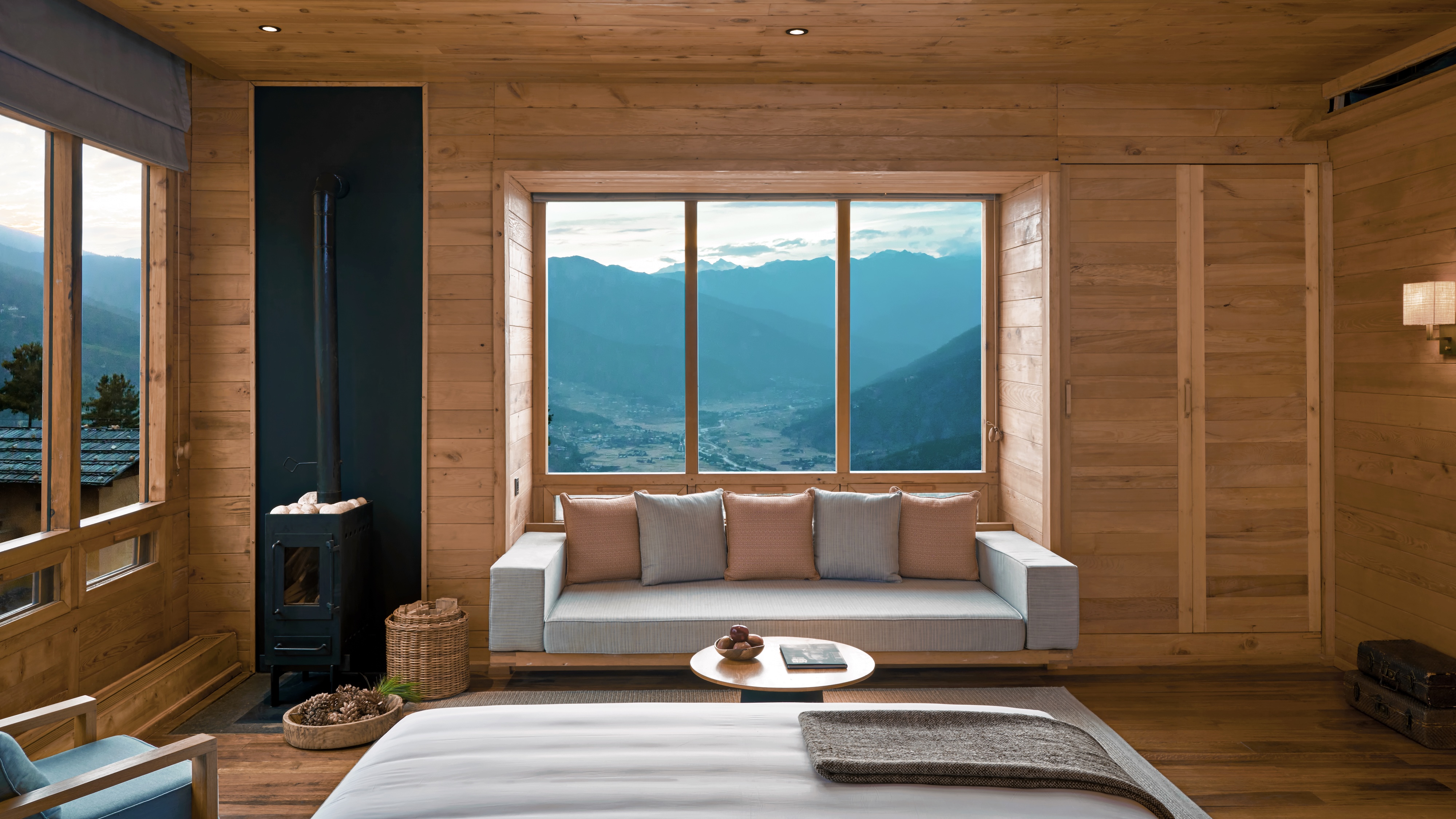 HDHotelBhutanSix Senses ParoUpper Lodge Suite bedroom Paro
