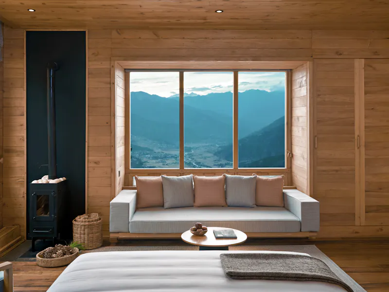 HDHotelBhutanSix Senses ParoUpper Lodge Suite bedroom Paro