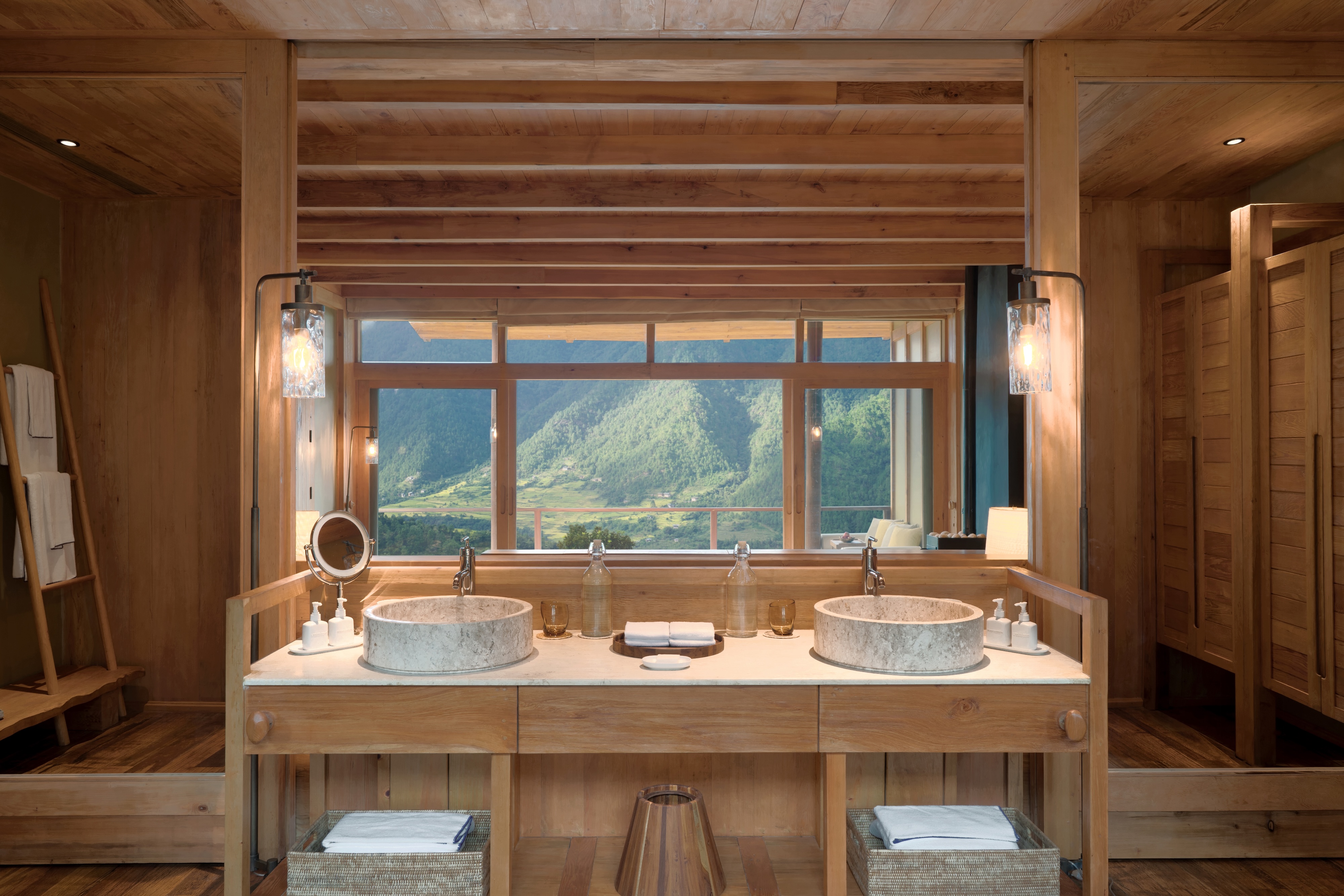 HDHotelBhutanSix Senses PunakhaUpper Lodge Suite Bathroom Punakha