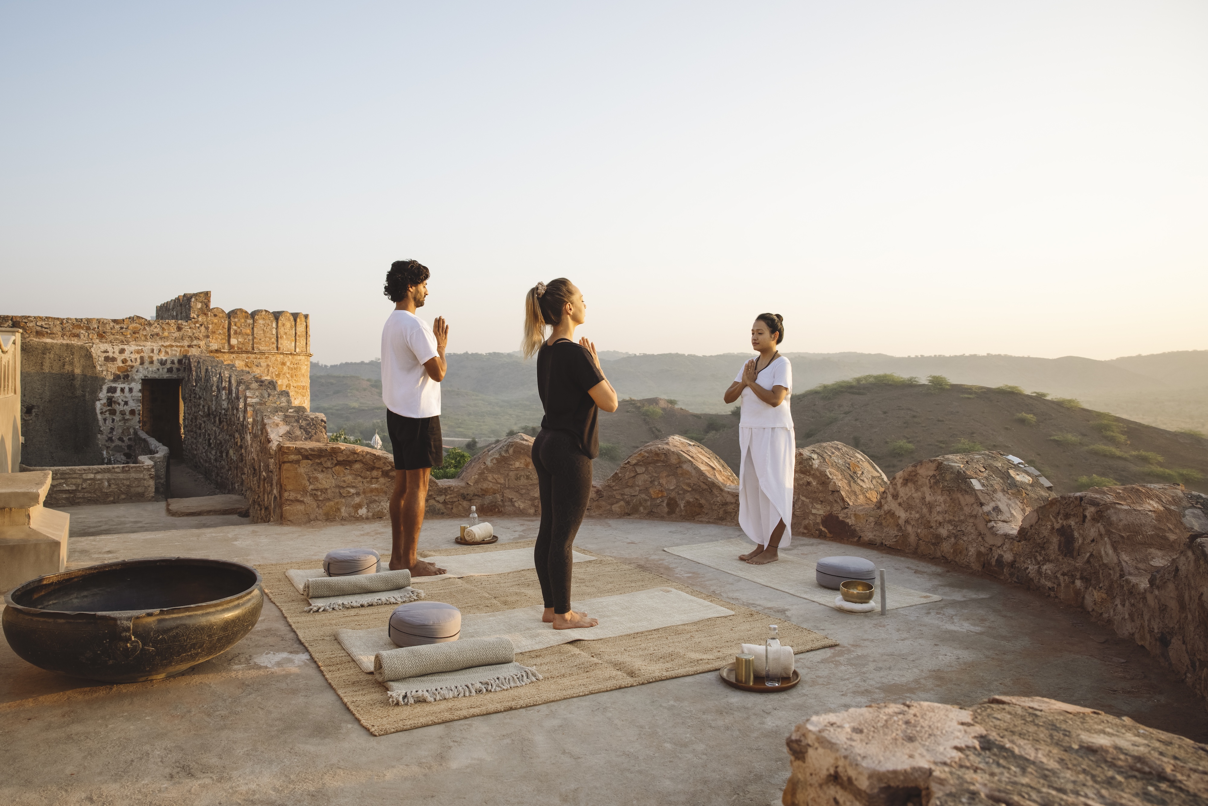 HDHotelIndienSix Senses Fort BarwaraSunrise Yoga