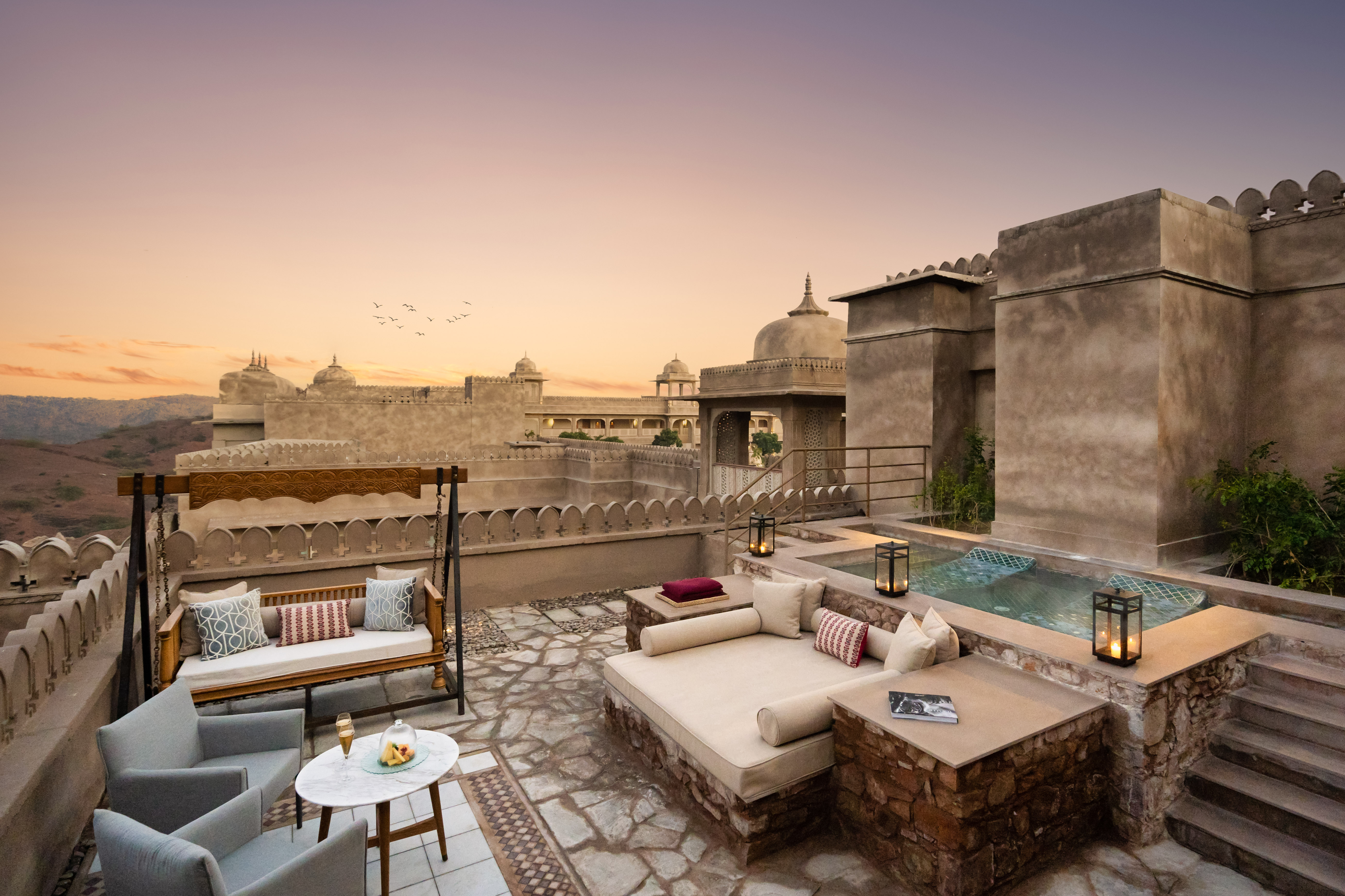 HDHotelIndienSix Senses Fort BarwaraThakur Bhagwati Singh Hot Tub Suite
