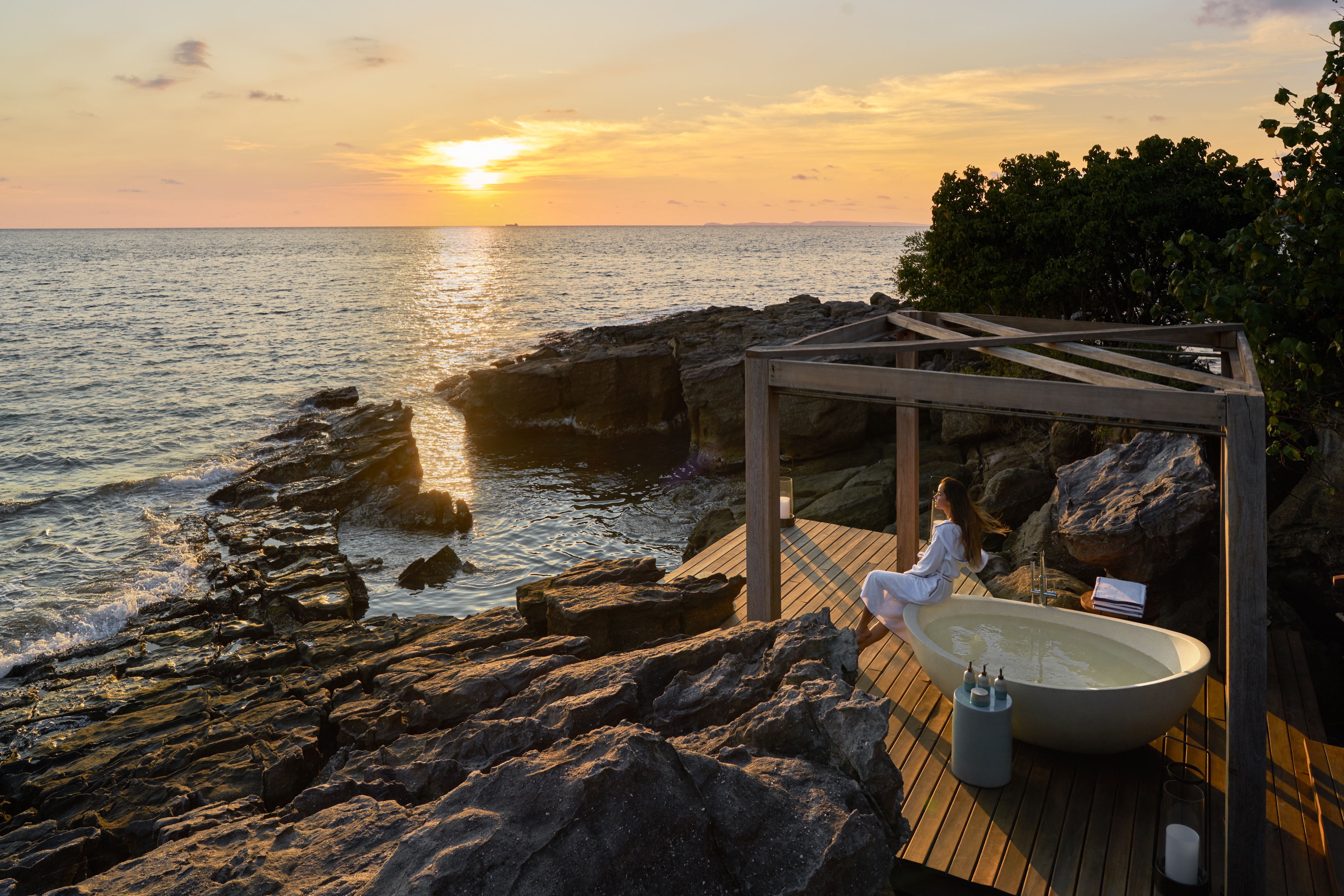 HDHotelKambodschaSix Senses Krabey IslandThe Beach Retreat Outdoor bathtub