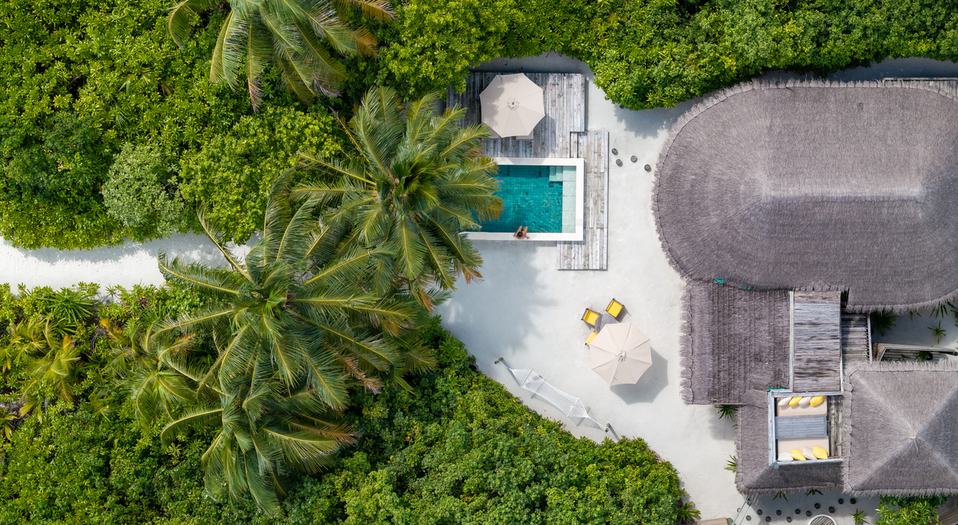 HDHotelMaledivenSix Senses LaamuFamily Lagoon Beach Villa with Pool Aerial