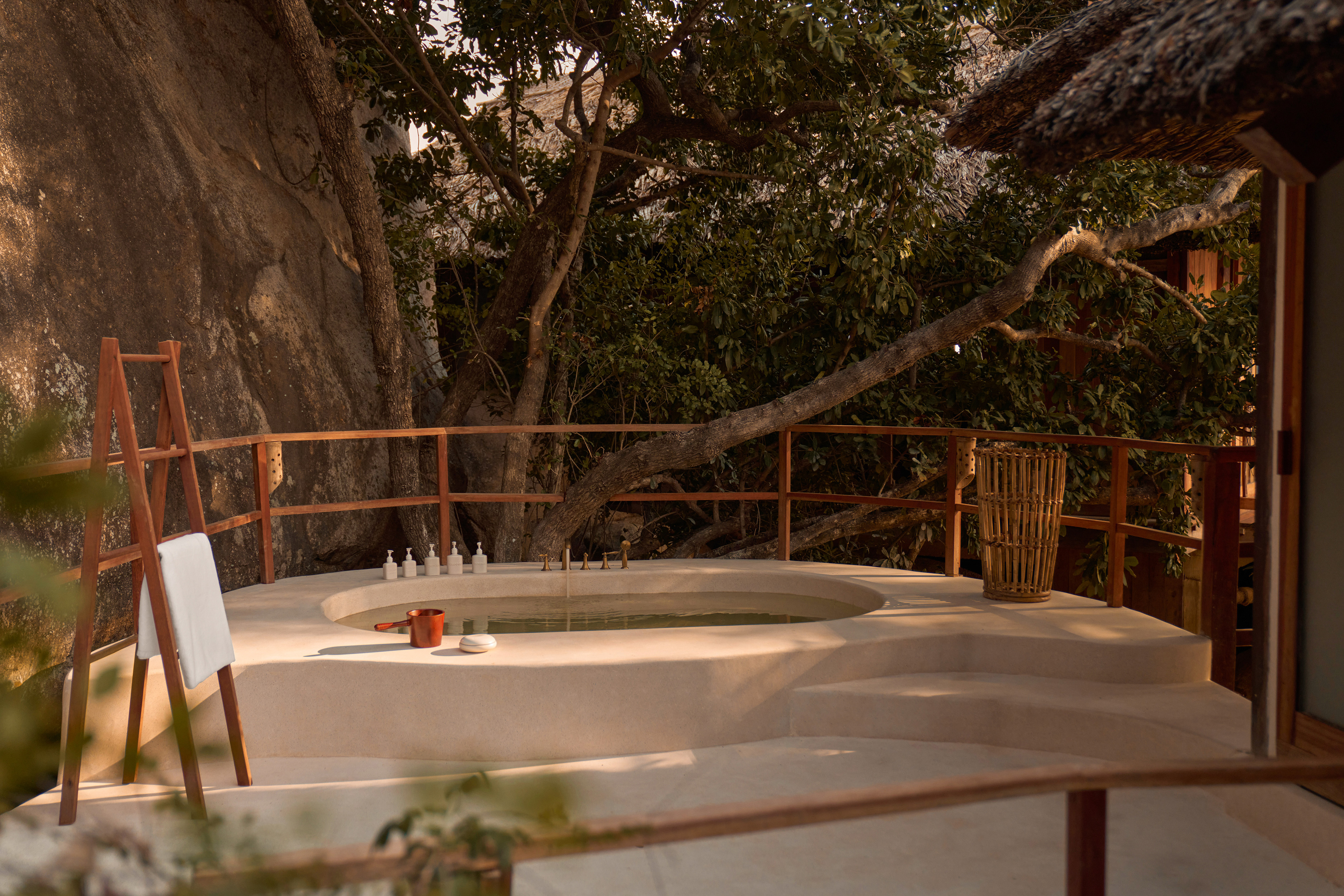 HDHotelVietnamSix Senses Ninh Van BayThe Rock Retreat Outdoor Bathtub