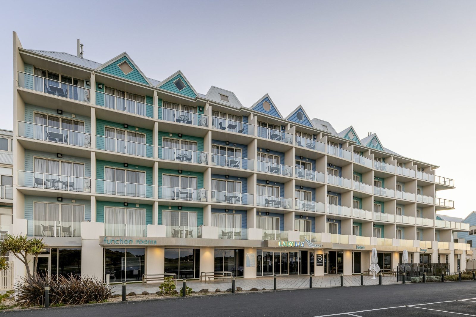 HotelAustralienLady Bay ResortAussen3