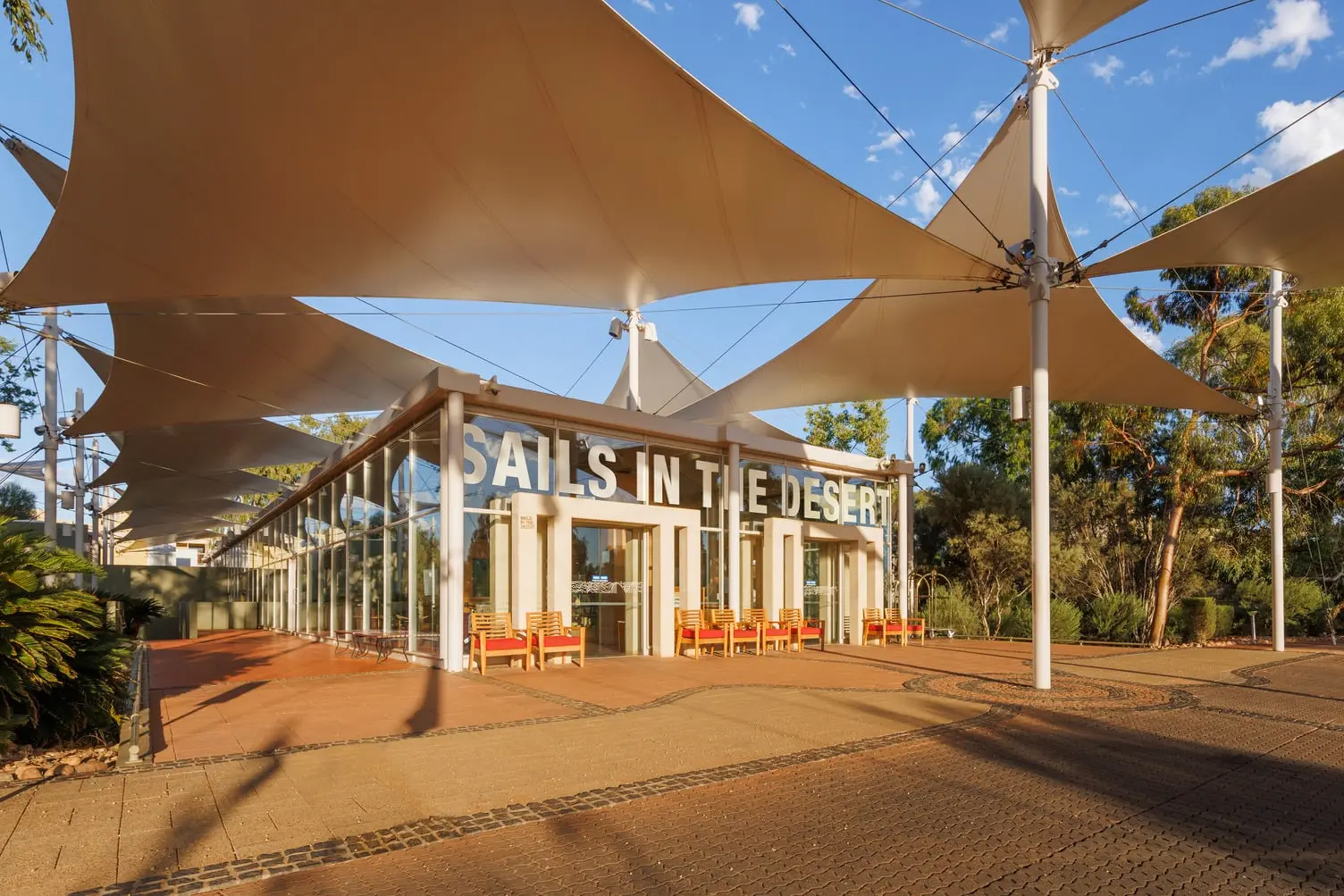 HotelAustralienVoyages Sails in the DesertAussen