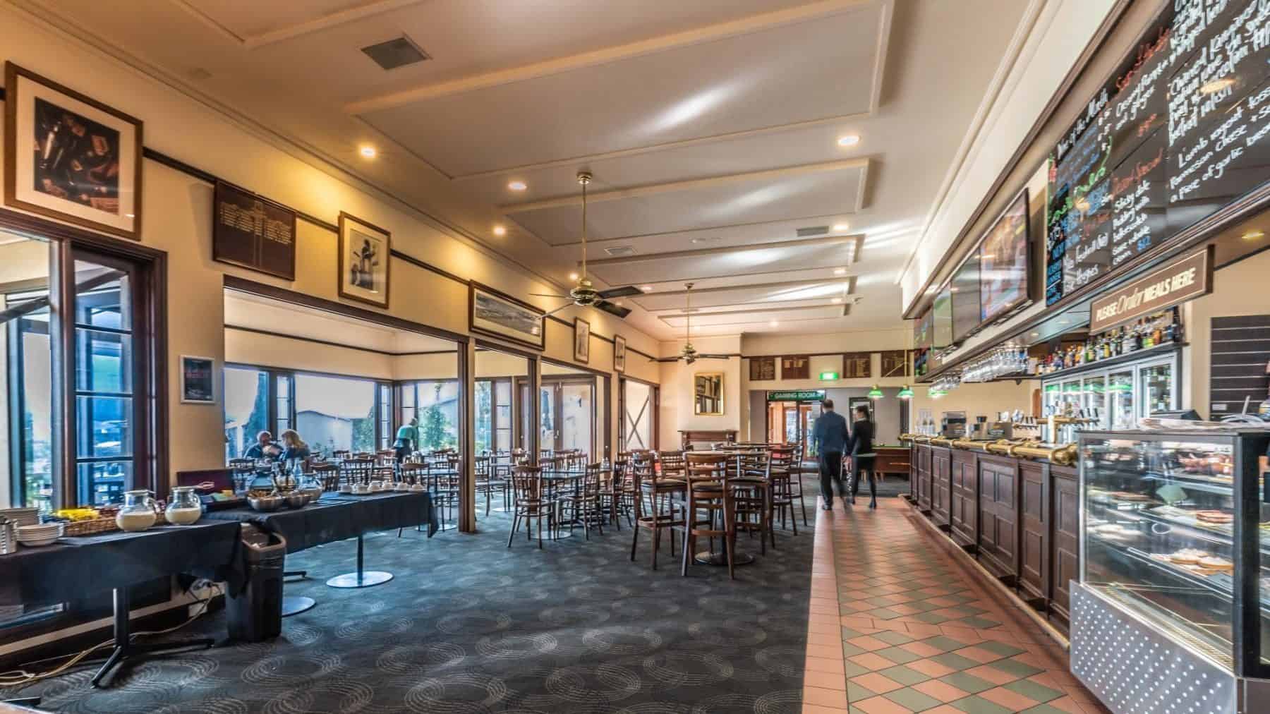 HotelAustralienMcCracken Country ClubRestaurant