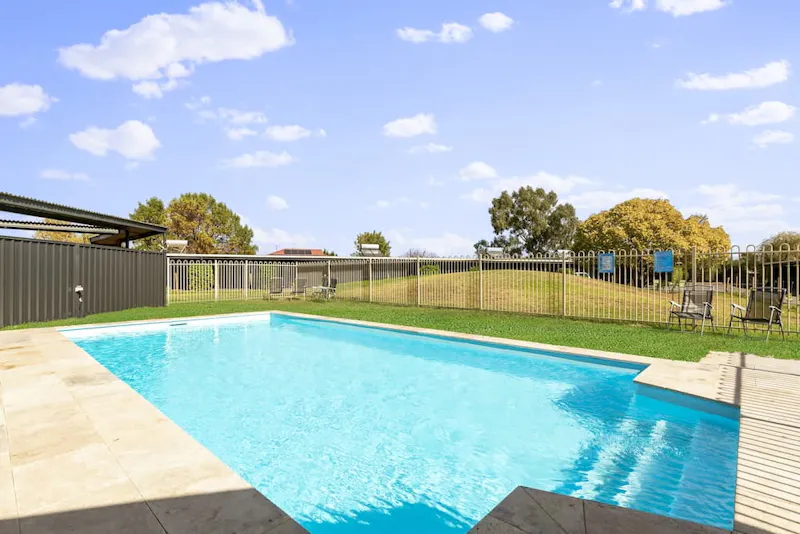 HotelAustralienThe Wine VinePool