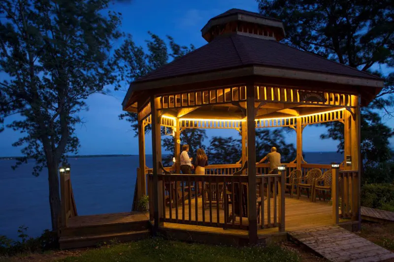 HotelQuebecAuberge du Lac St PierreGazebo YPQAL 004