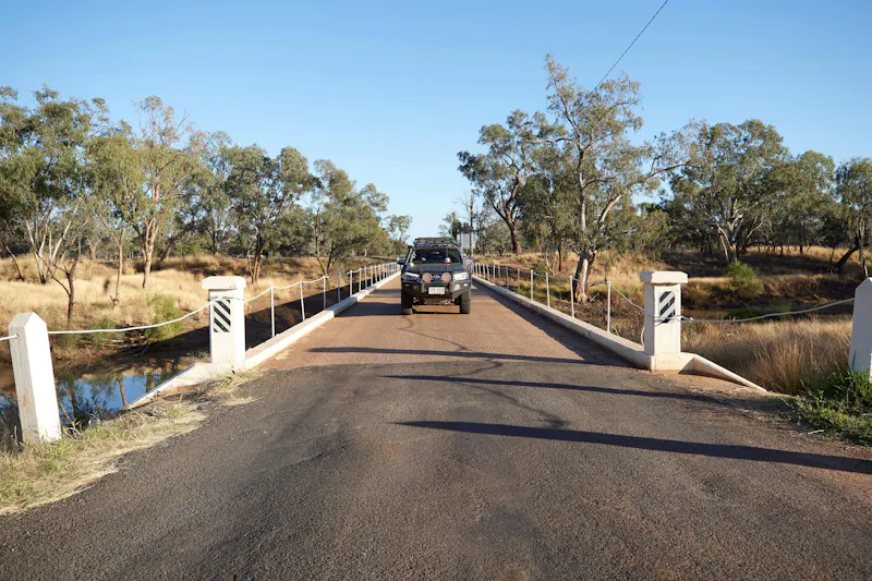HDAustralienQLDOutbackCharleville WarregoRiver Bridge 143015 SamThies TEQ