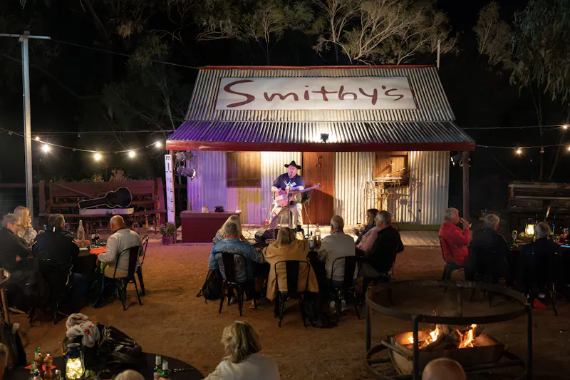 HDAustralienQLDOutbackLongreach SmithysDinnerShow 154788 JesseLindemann TEQ