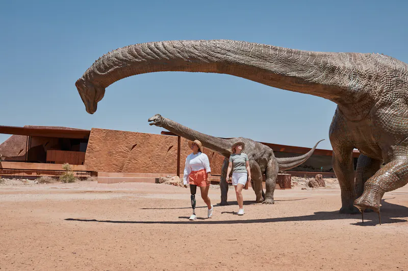 HDAustralienQLDOutbackWinton AustralianAgeOfDinosaurs 154948 PictureCo TEQ
