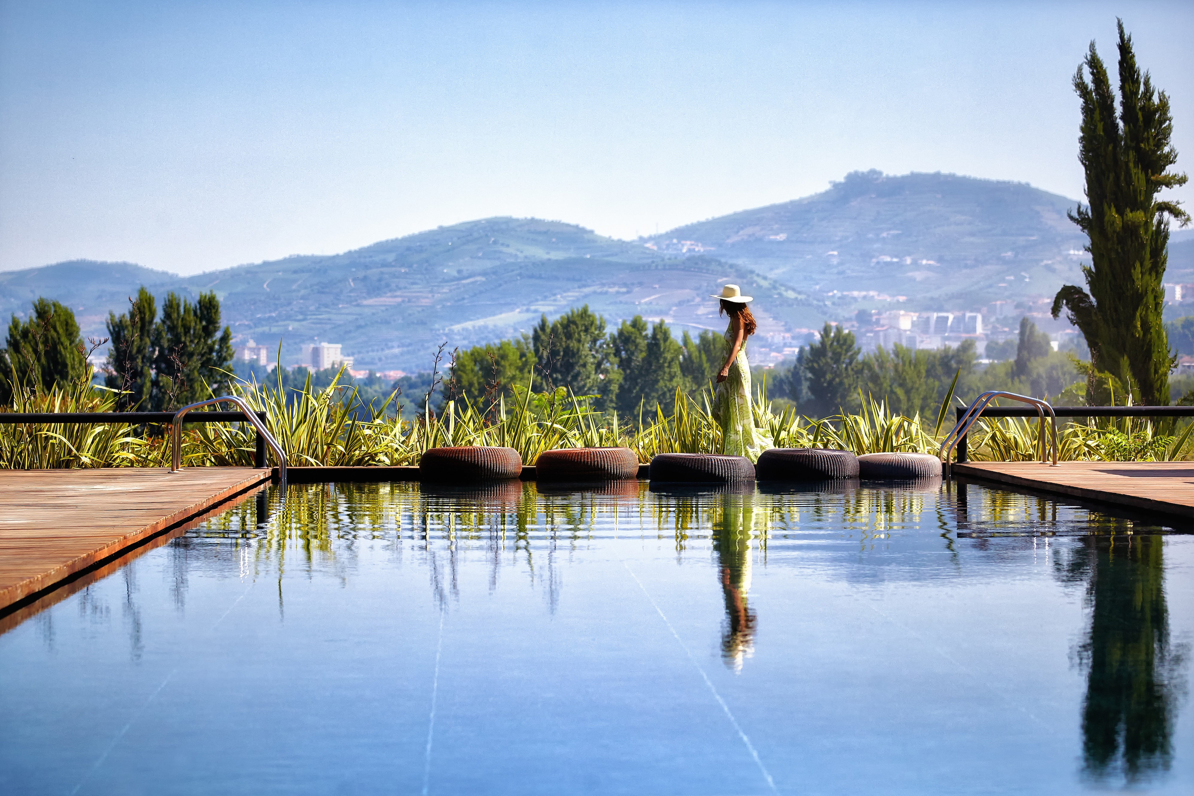 HDHotelPortugalSix Senses Douro ValleySwimming pool with model