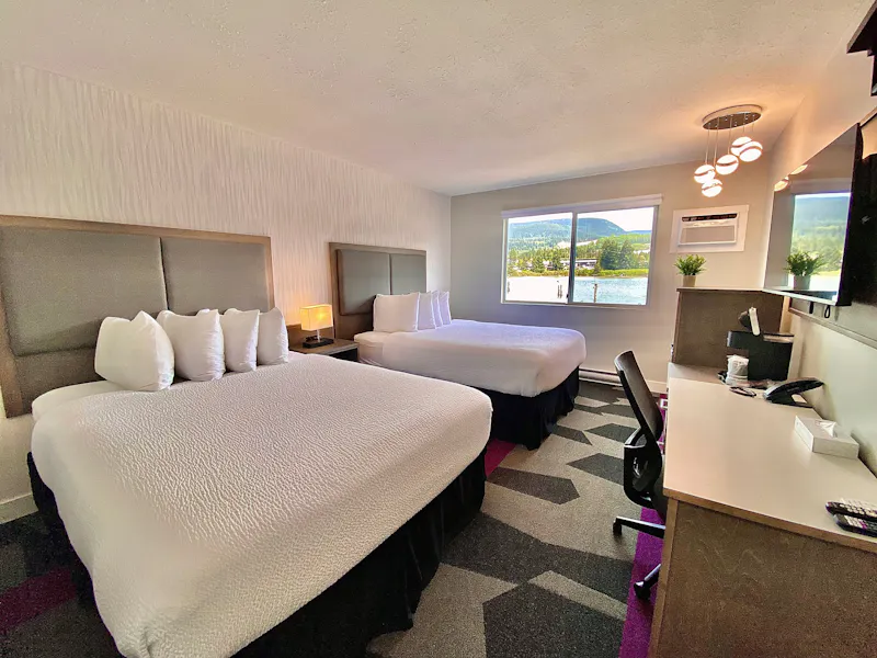 HDHotelBritish ColumbiaSunshine CoastSpot at Porpoise BayZimmerbeispiel