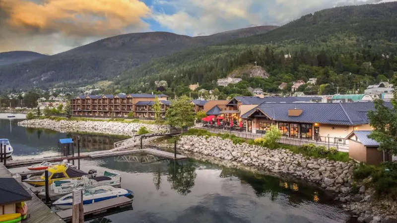 HotelBritish ColumbiaPrestige Lakeside NelsonAussenansicht
