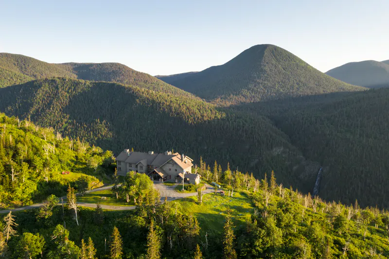 HDHotelQuebecChicChocMountainLodgeAussenansicht AACC3 exterior 001