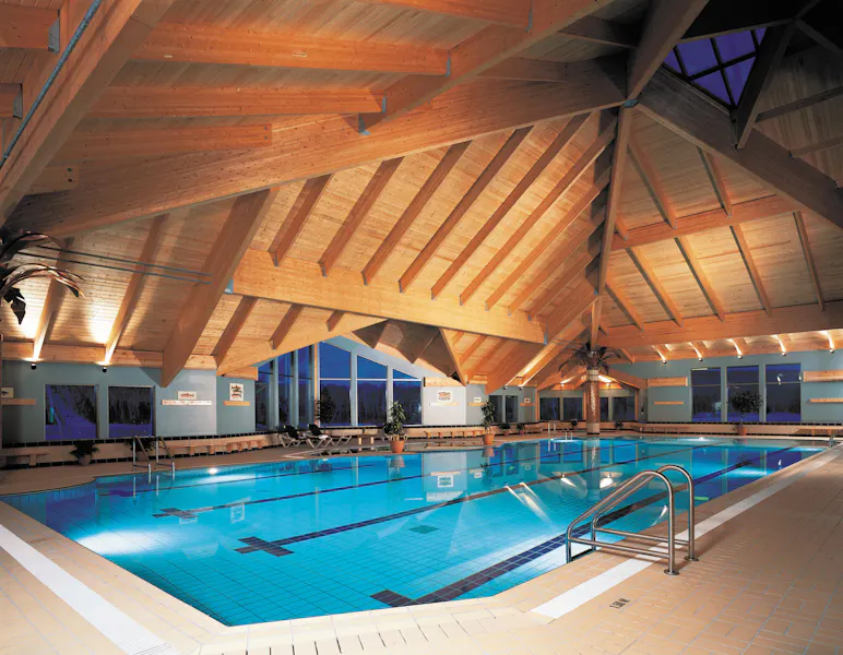 HDHotelQuebecAuberge du Lac a Leau ClaireYSXAL pool 001