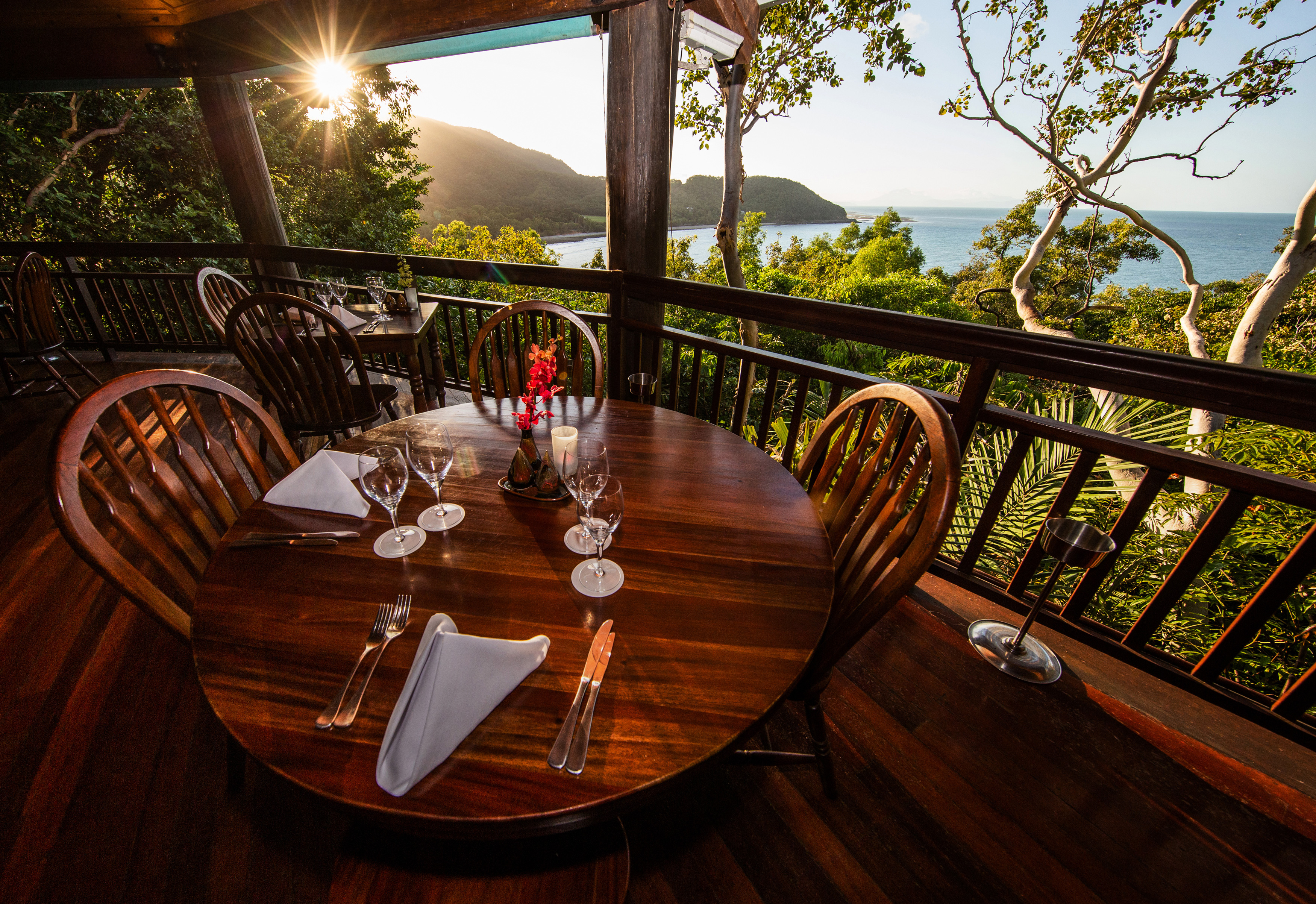 HDHotelAustralienQLDPort DouglasThala BeachRestaurant Ospreys with view