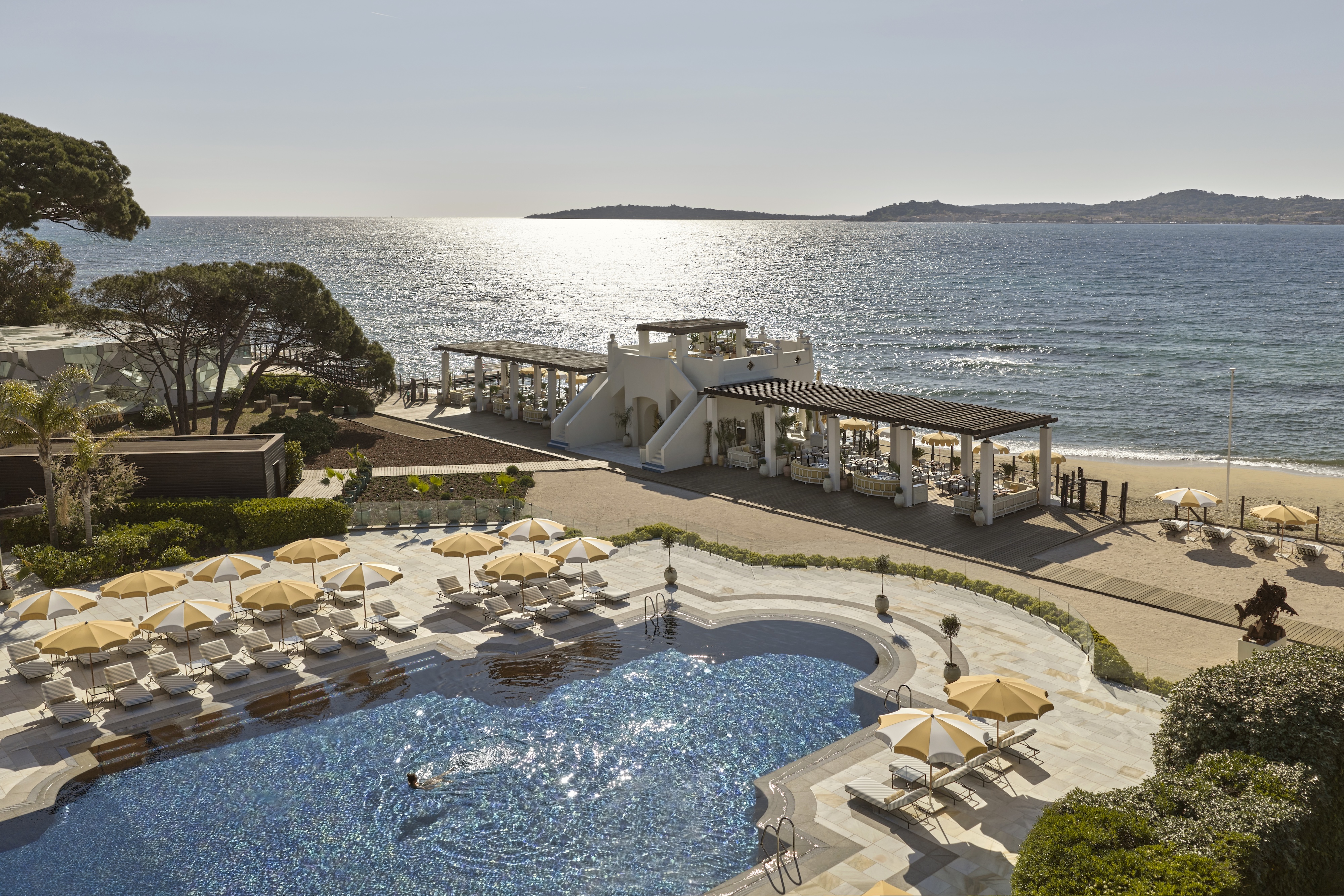 HDHotelFrankreichCOMO Le BeauvallonPoolside and Beauvallon Sur Mer