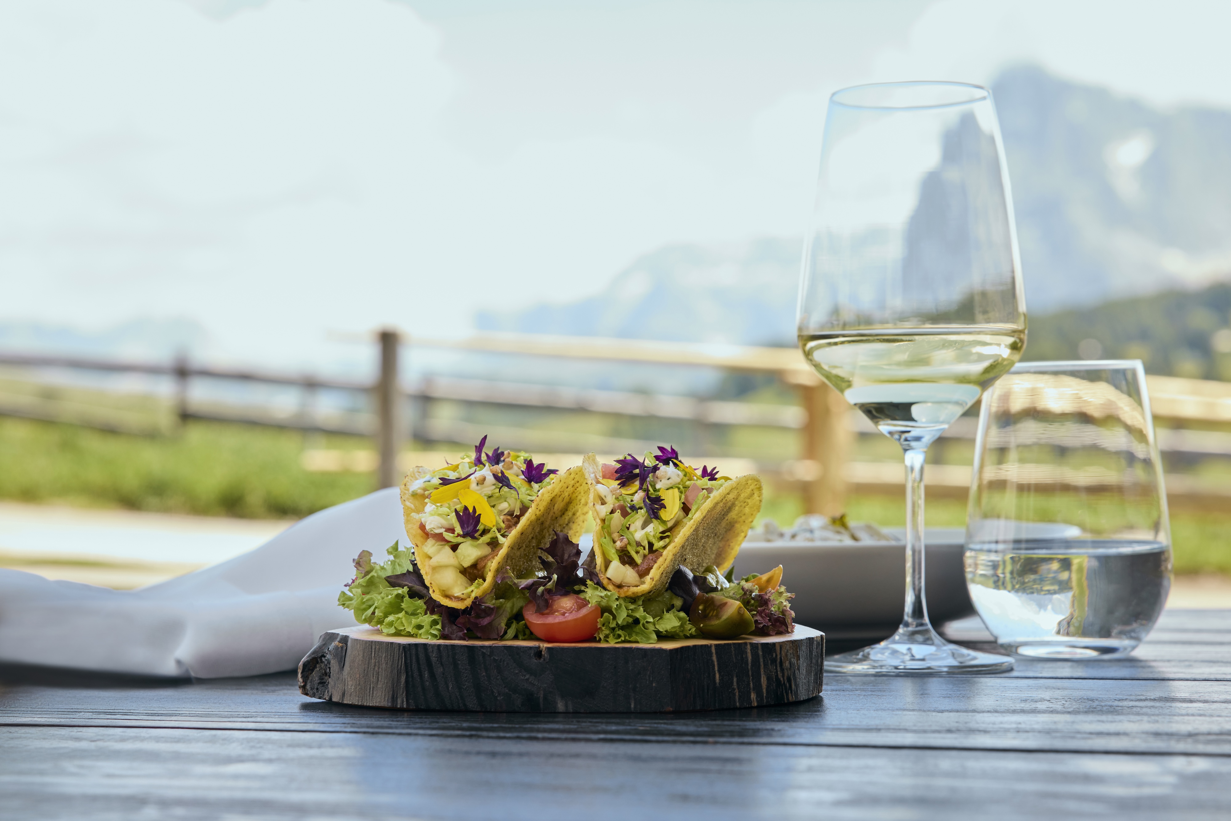HDHotelItalienCOMO Alpina DolomitesChaletGrillandBar tacos