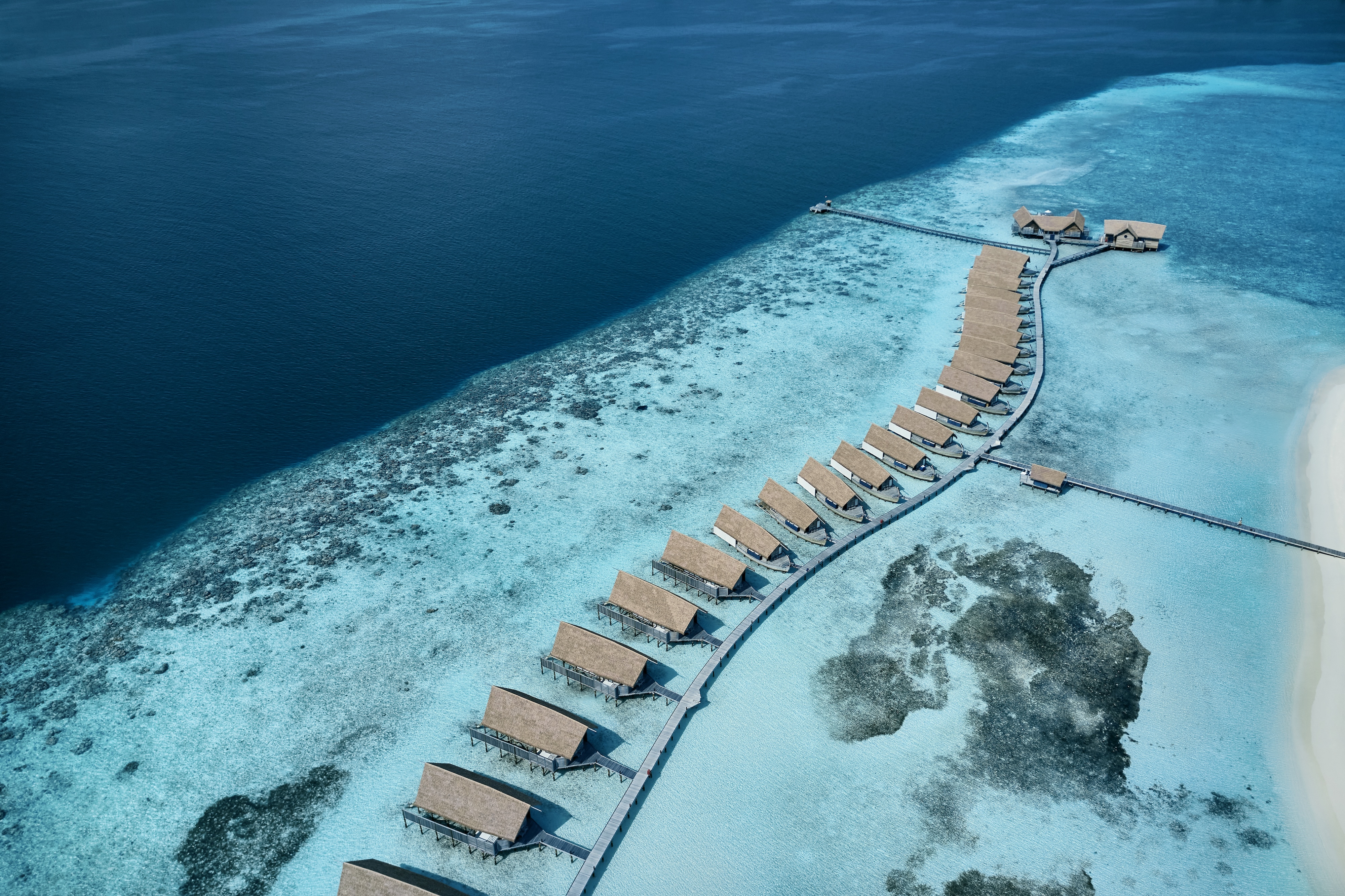 HDHotelMaledivenCOMO Cocoa IslandAerial Water Villas