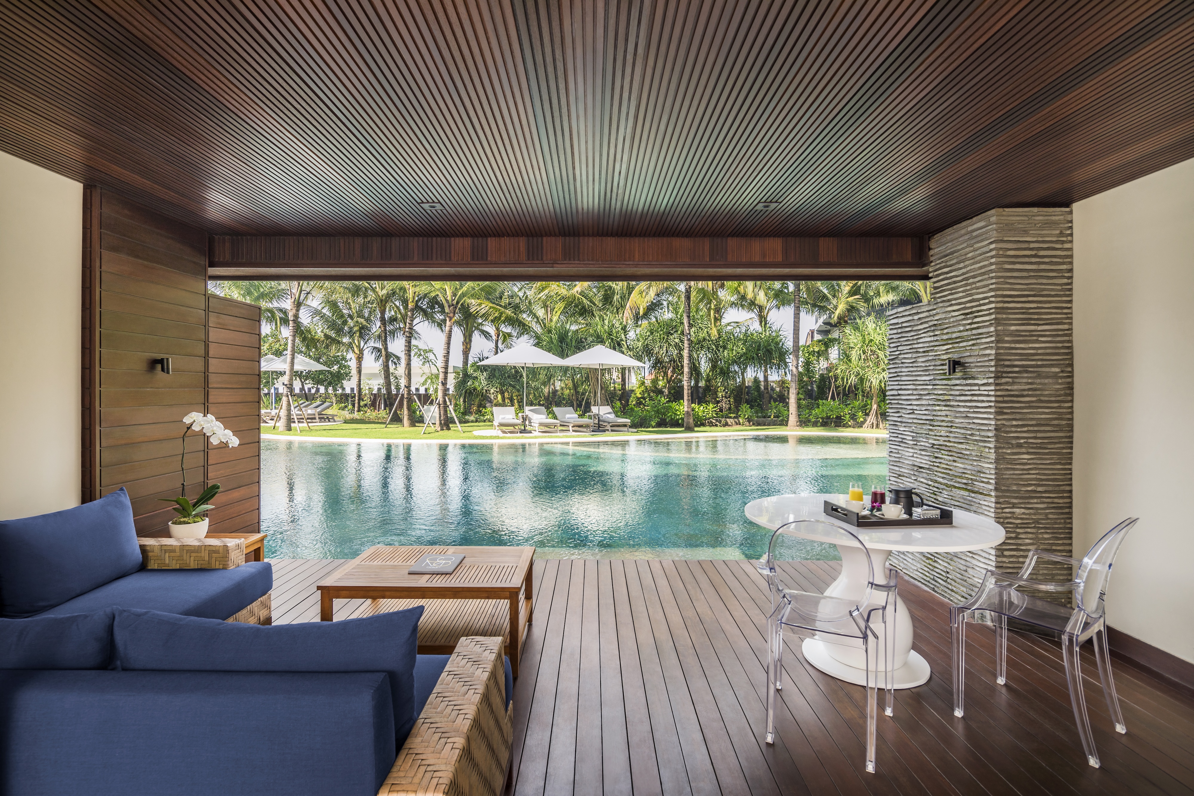 HDHotelIndonesienBaliCOMO Uma CangguLagoon Pool Residence Pool Deck 2