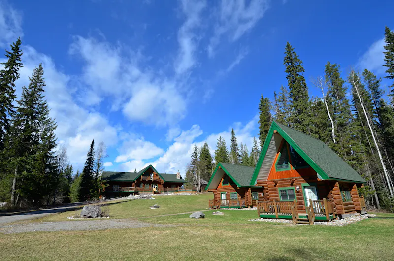 HDHotelBritish ColumbiaGoldenMoberly LodgeAnlage YGNMO exterior 002