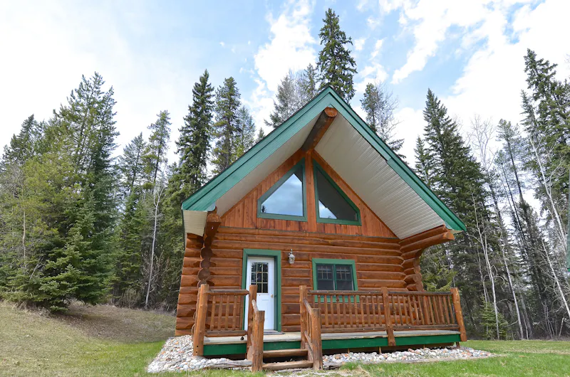 HDHotelBritish ColumbiaGoldenMoberly LodgeCabin YGNMO exterior 004