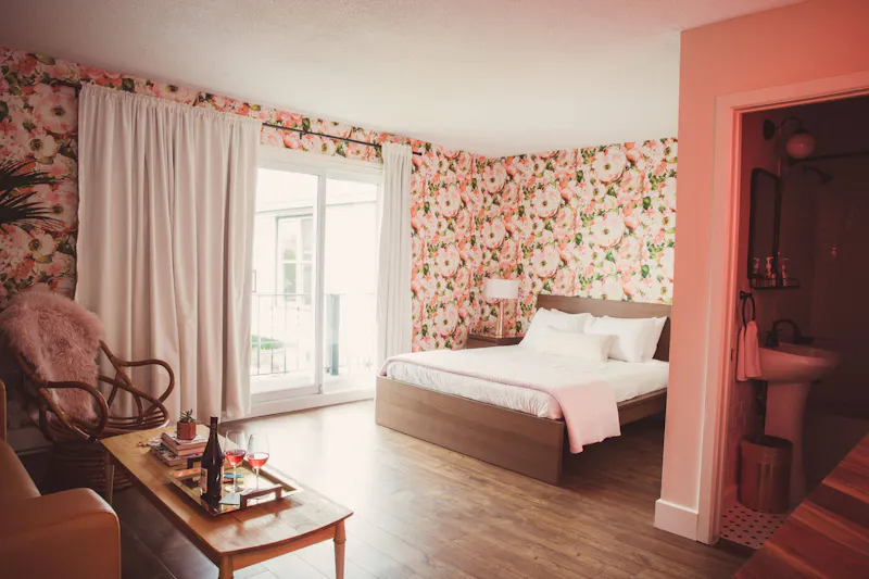 HotelOntarioJune Motel Prince Edward CountyZimmerbeispiel ON AC3966 5