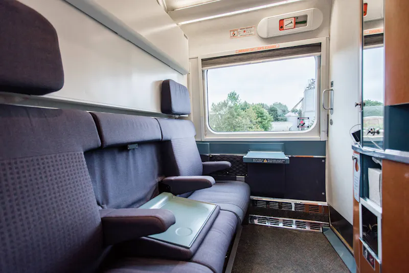 VIA RailRS317 VIA Train Long Haul Ocean 205 sRGB