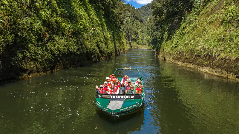 HDNeuseelandWhanganuiwhanganui river jetboat 204748