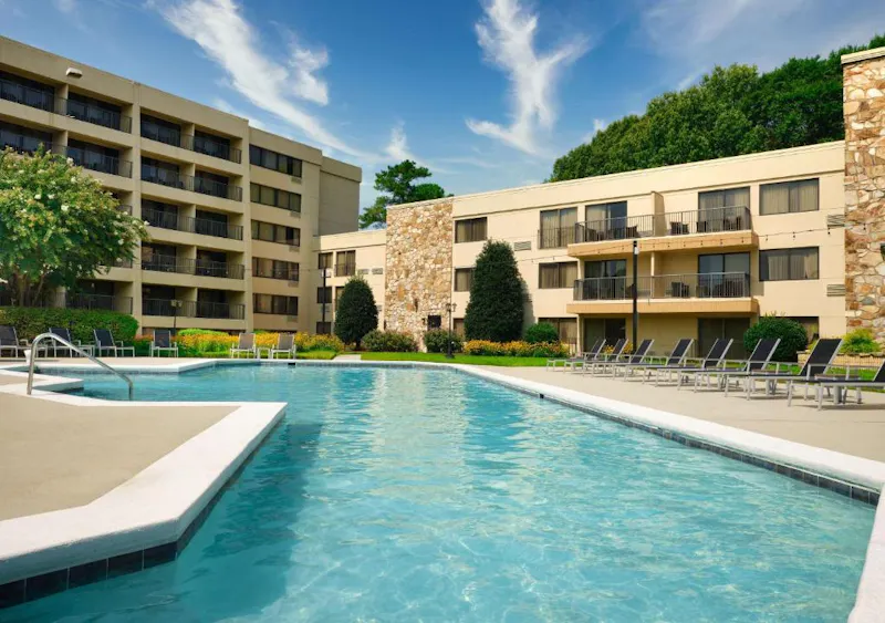 HotelVirginiaWilliamsburgDoubletree Hotel WilliamsburgPool2