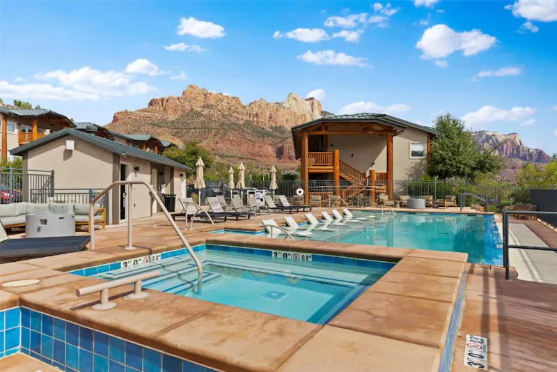 HotelUtahZionHotel de Novo SpringdalePool3
