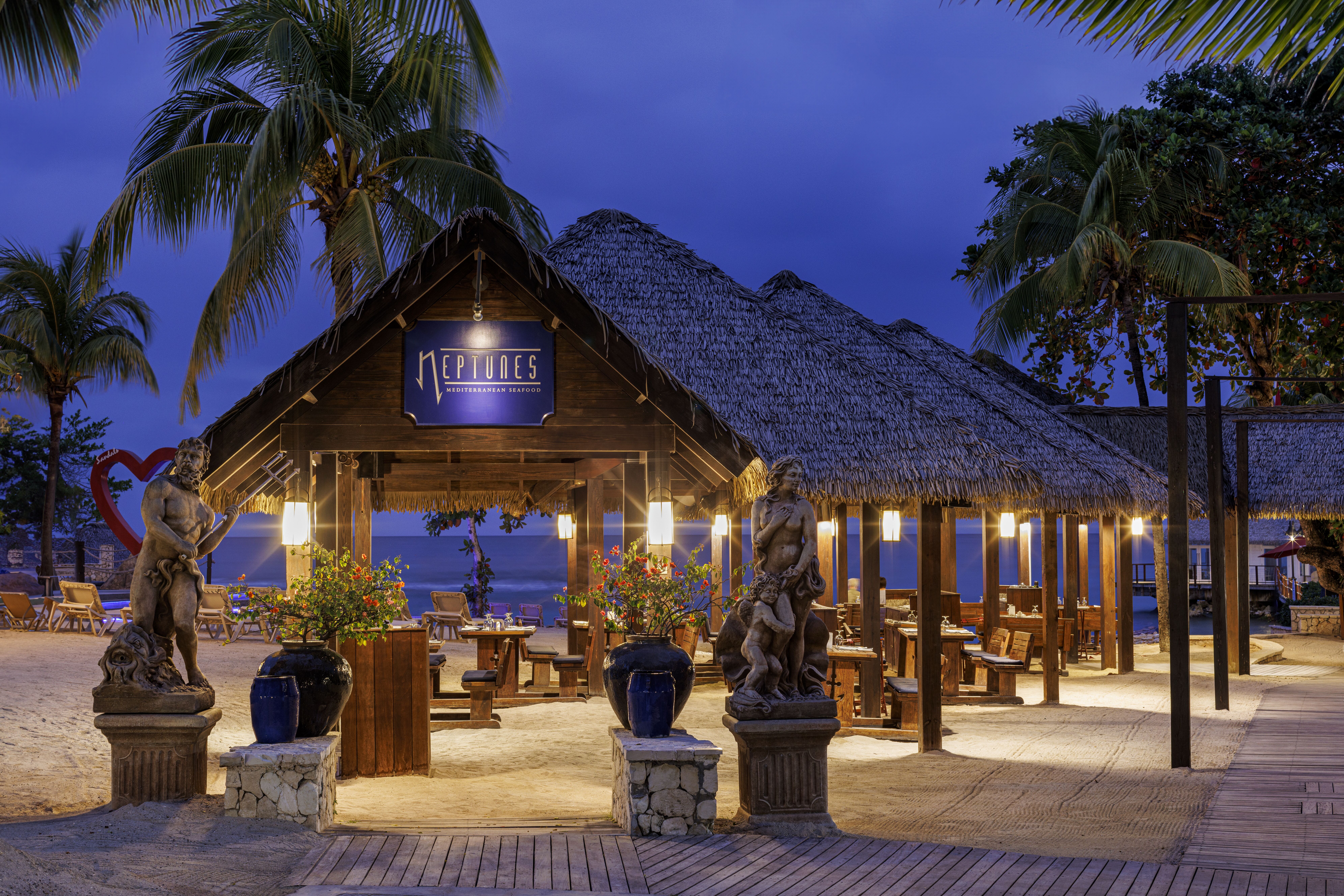 HDHotelJamaikaSandals Ochi Ocho RiosRestaurant Neptunes Night